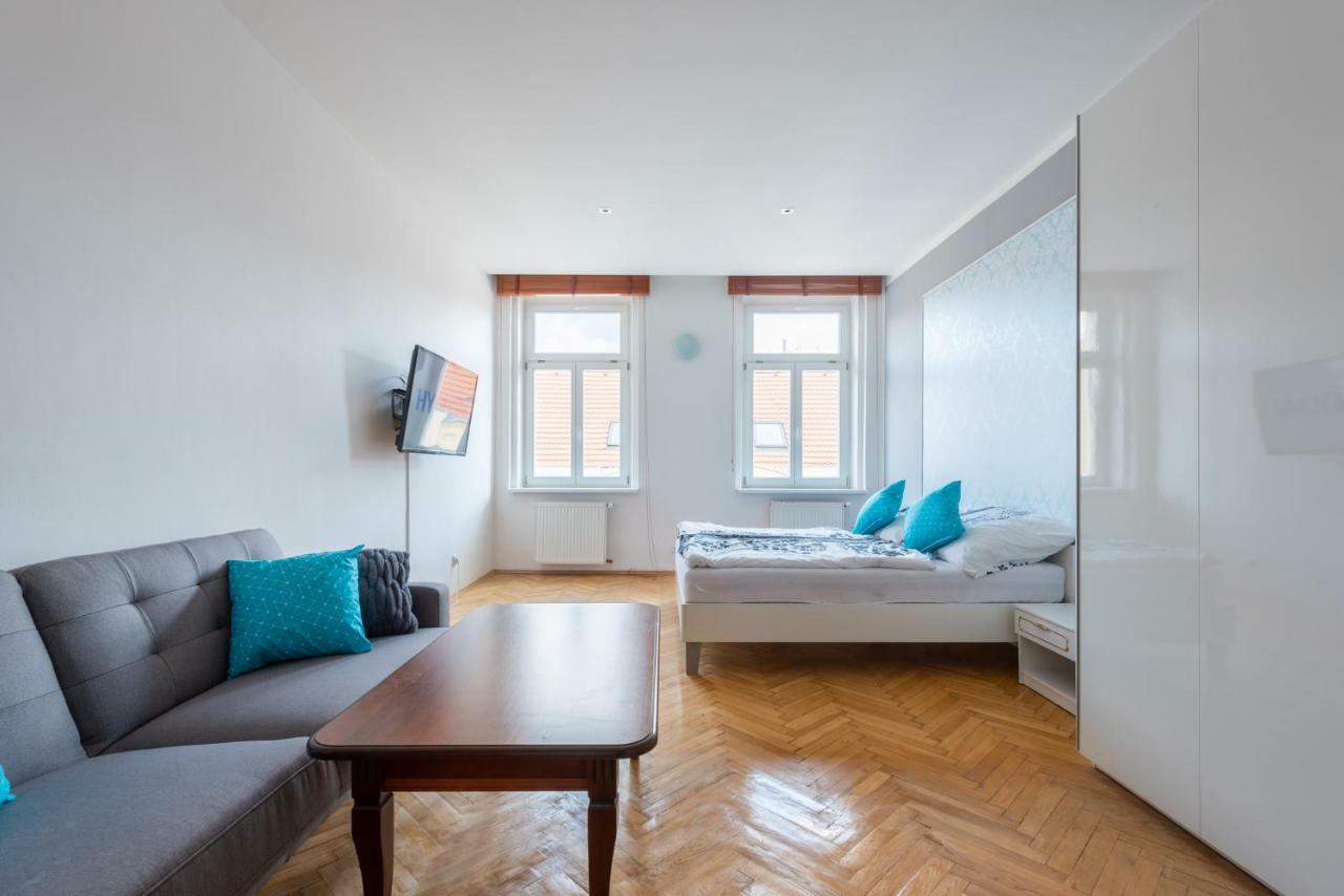 Bright Apartment Few Steps From Centre براغ المظهر الخارجي الصورة