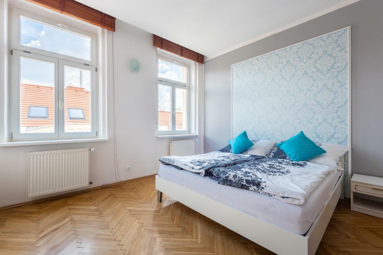 Bright Apartment Few Steps From Centre براغ المظهر الخارجي الصورة